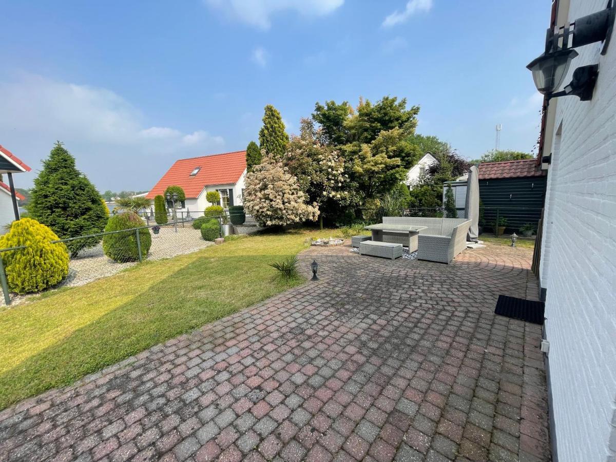 Freistehendes Ferienhaus Am See Naehe Roermond Heel Exterior photo
